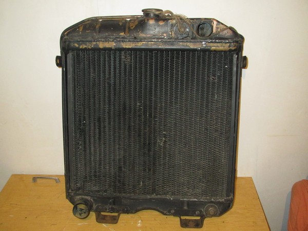 Радиатор охлаждения газ 21 новый старого выпуска не крашенный без пробок ГАЗ-21 "Волга"  чердачного хранения